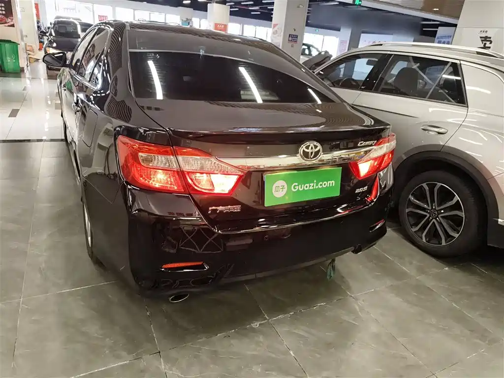 Toyota Camry 2014 — фото 22