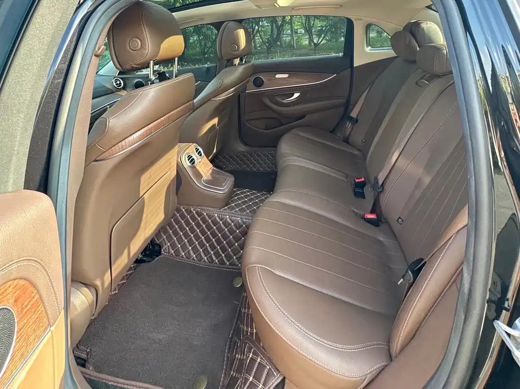 Mercedes-Benz E-Class 2022 — фото 10