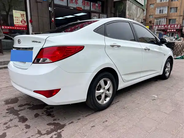Hyundai Accent 2014