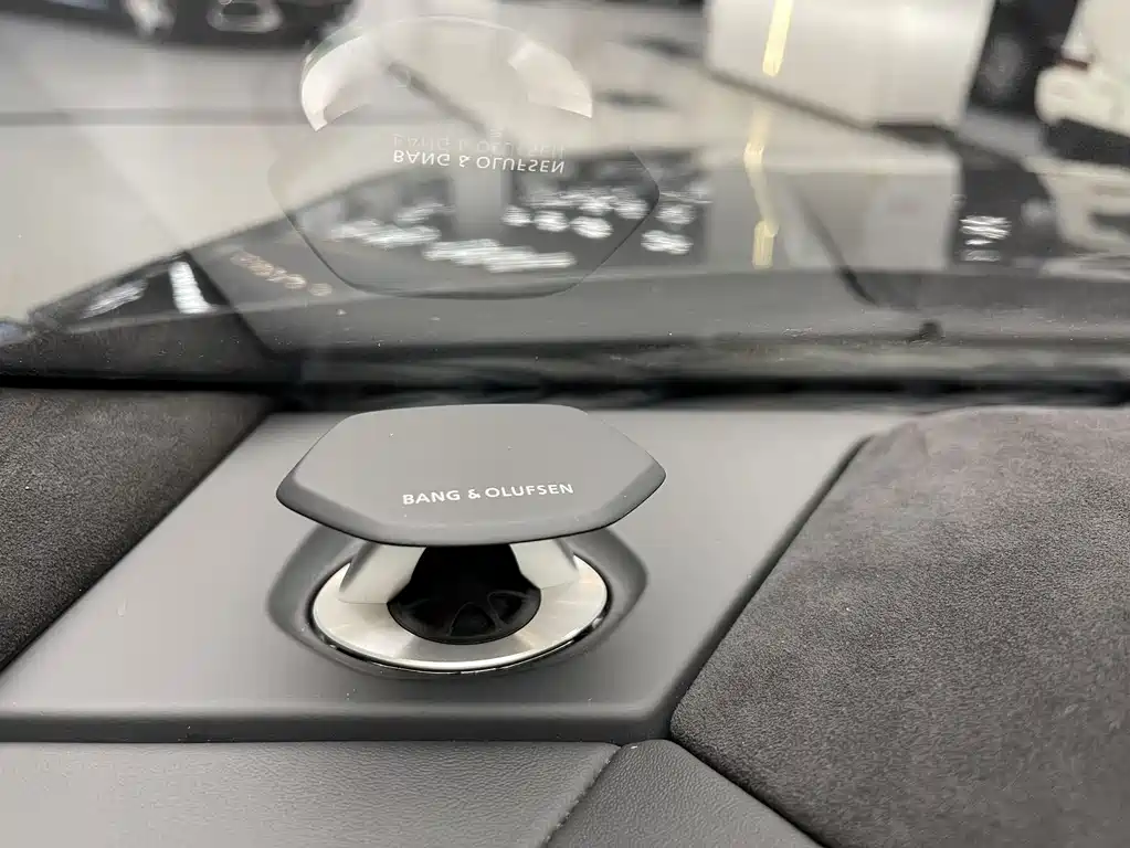 Lamborghini Urus 2023 — фото 23