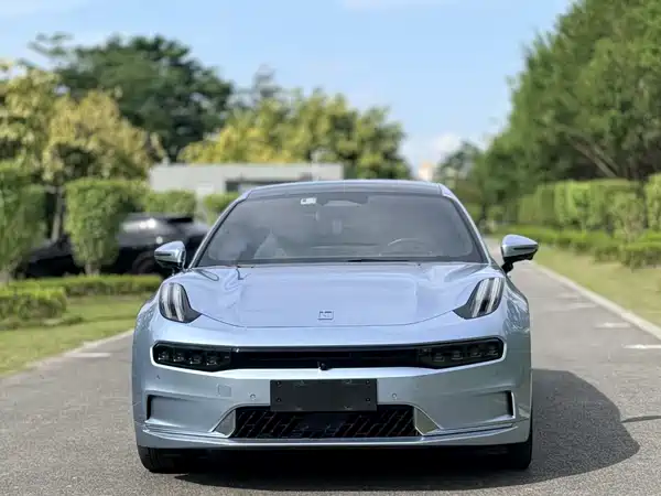 Zeekr 001 2023