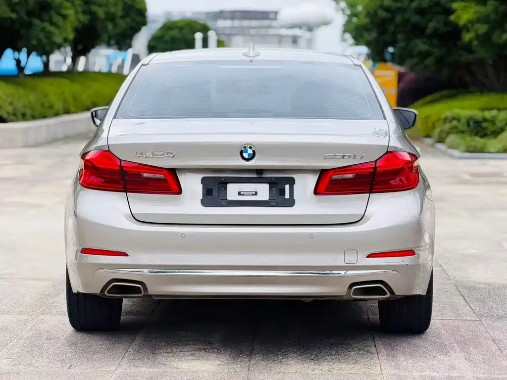 BMW 5 Series 2020 — фото 9
