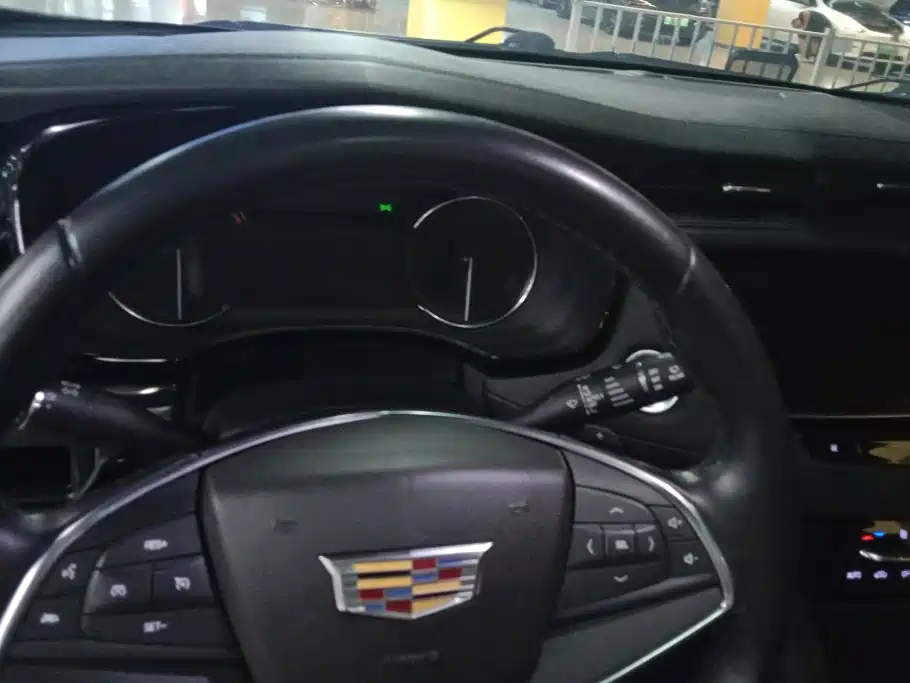 Cadillac XT5 2020 — фото 14