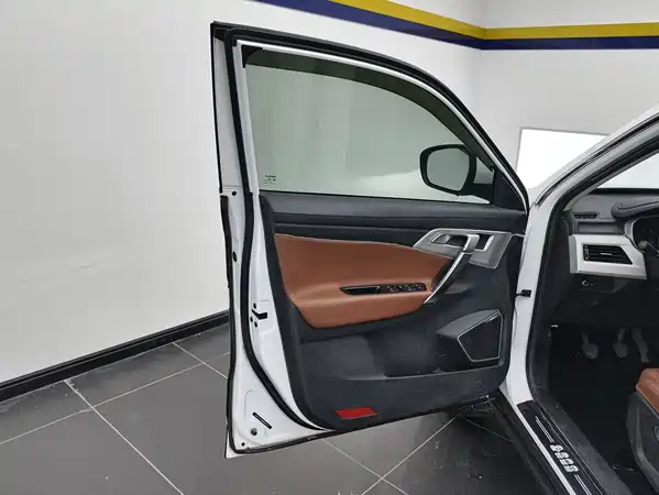 Geely Boyue 2021