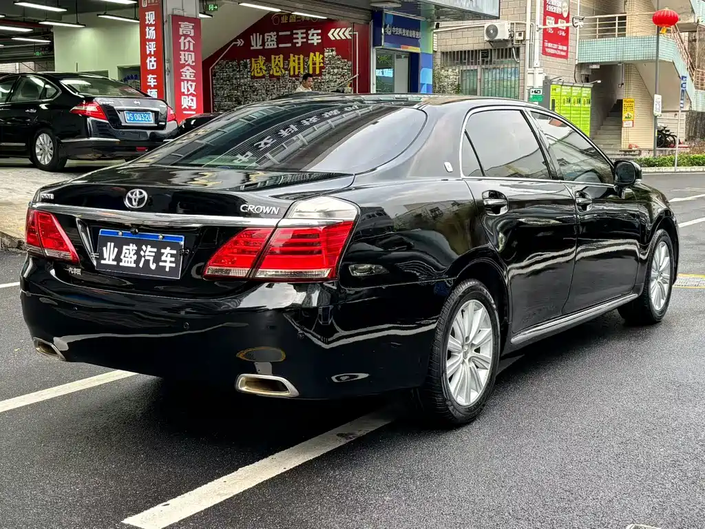 Toyota Crown 2013 — фото 3