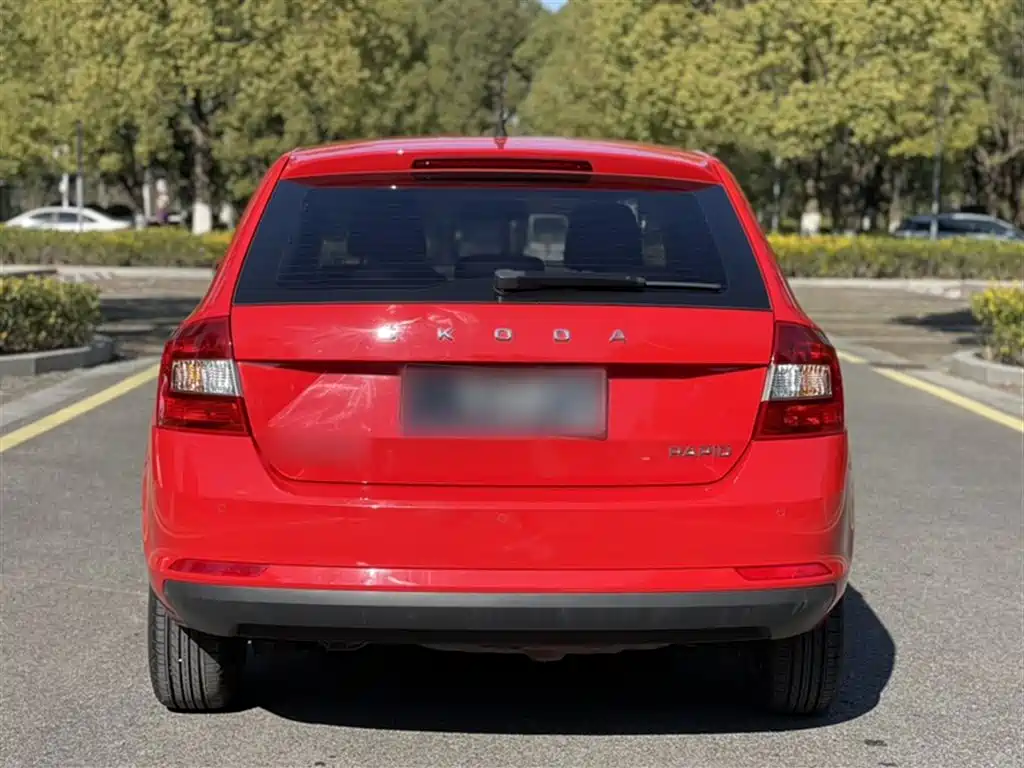 Skoda Rapid Spaceback 2020 — фото 27