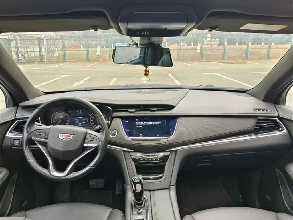 Cadillac XT6 2021 — фото 16