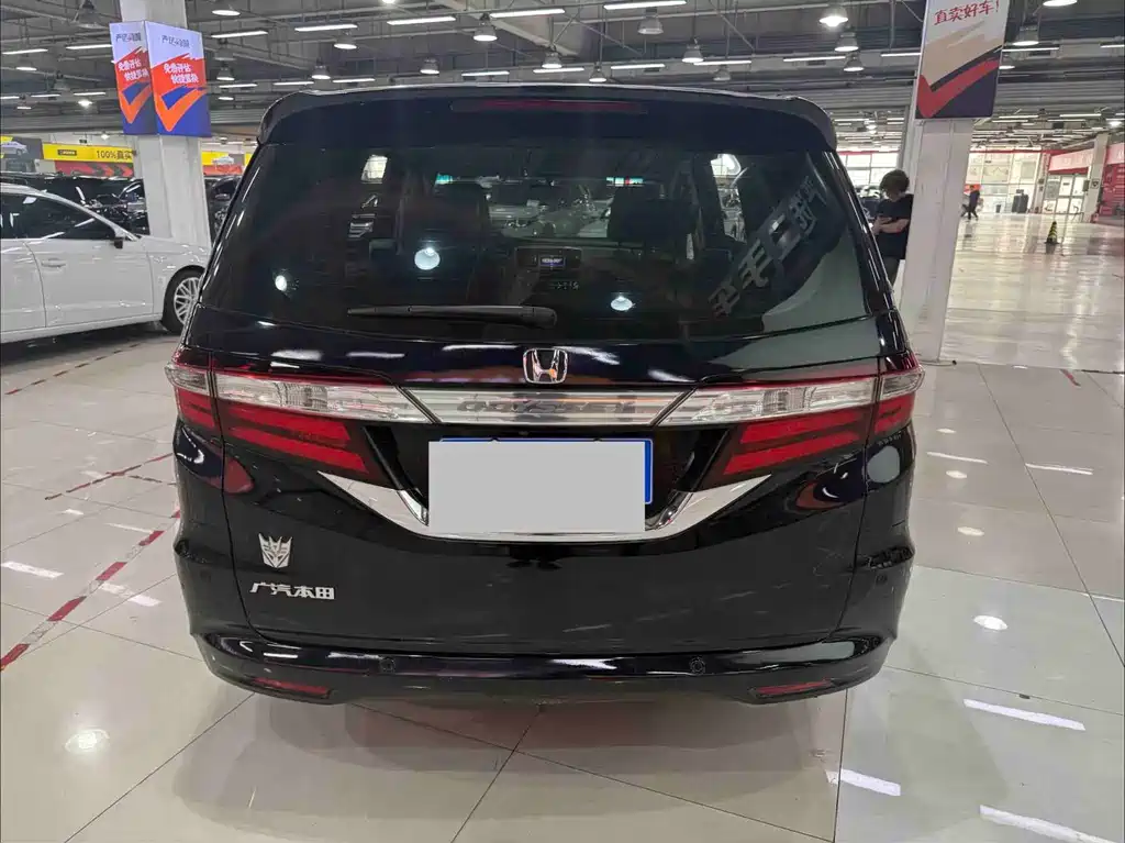 Honda Odyssey 2017 — фото 19