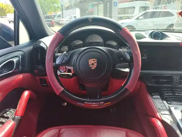 Porsche Cayenne 2011