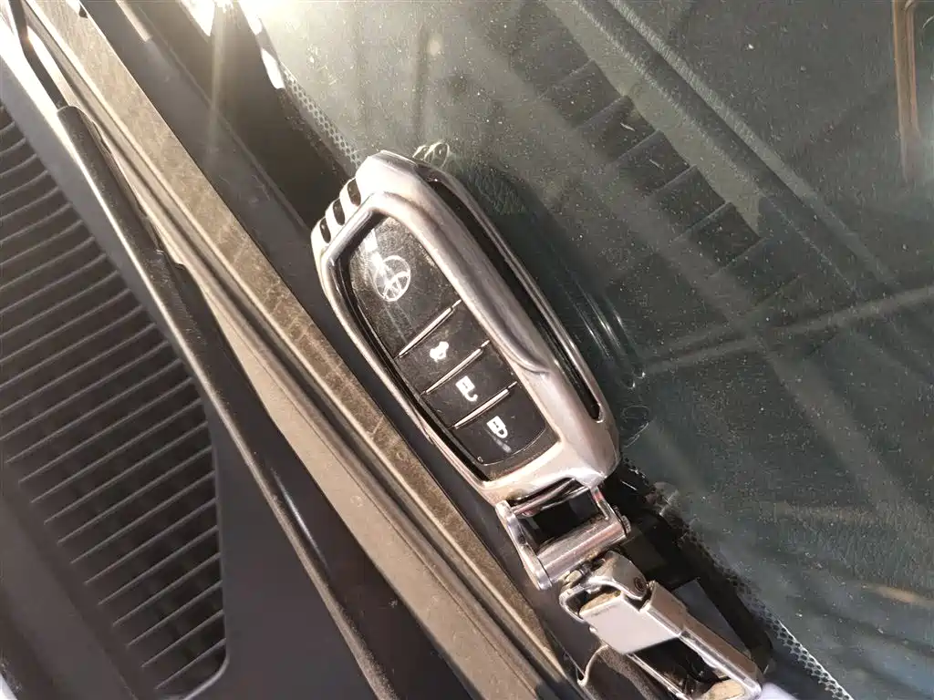 Toyota Prado 2015 — фото 9