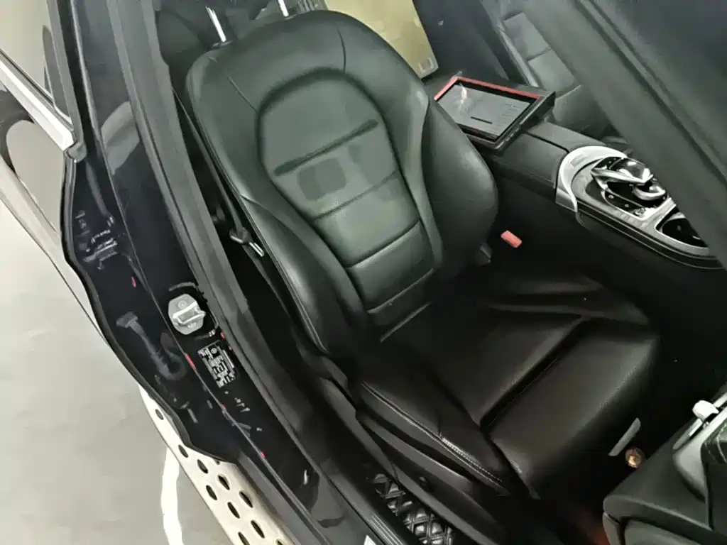 Mercedes-Benz GLC 2018 — фото 25