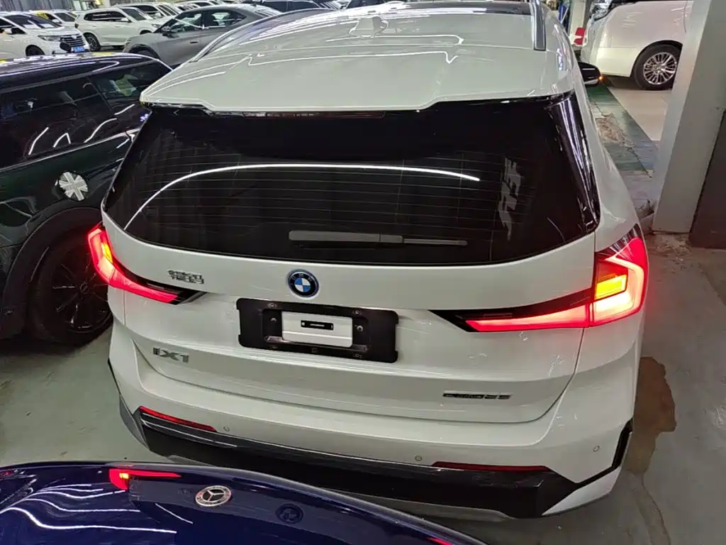 BMW iX1 2024