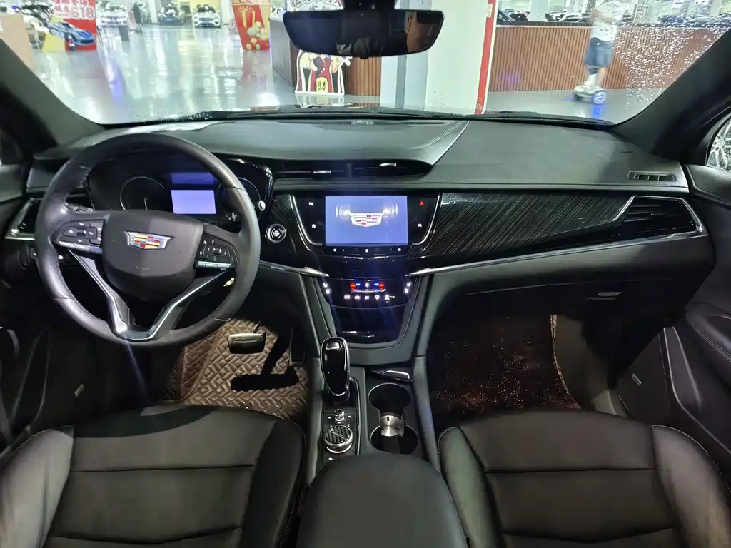 Cadillac XT6 2021 — фото 8
