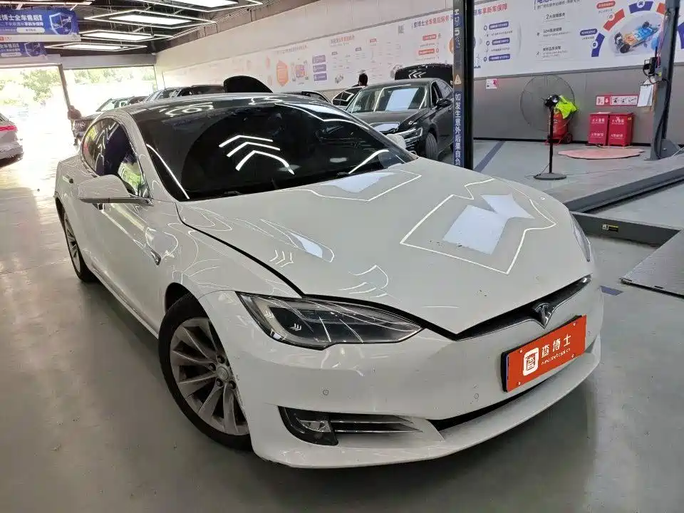 Tesla Model S 2016