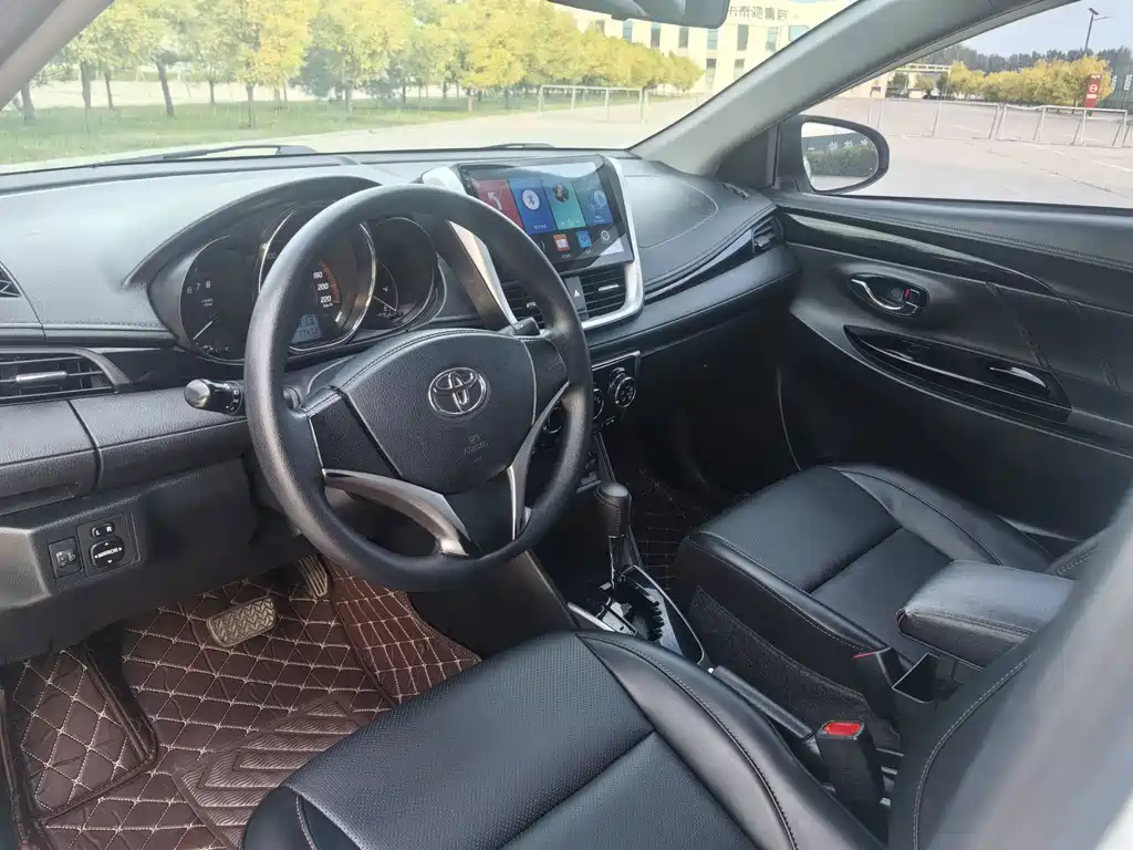 Toyota Yaris L 2020