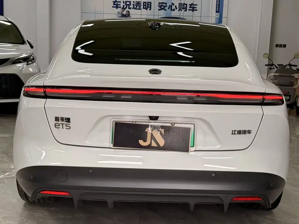 NIO ET5 2022