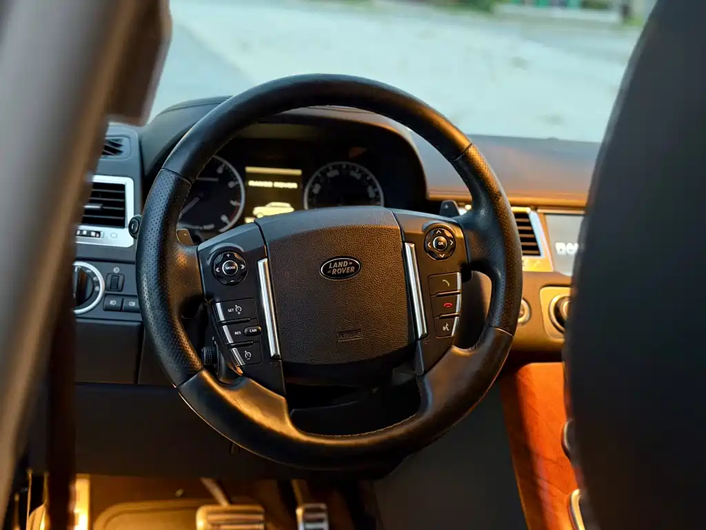 Land Rover Range Rover Sport 2010 — фото 10