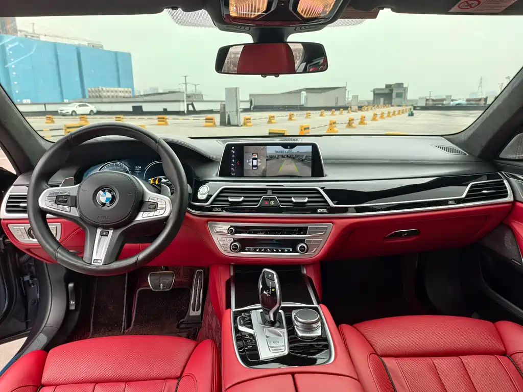 BMW 7 Series 2019 — фото 18