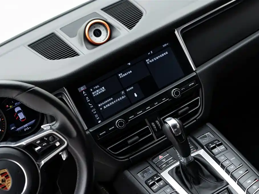 Porsche Macan 2019 — фото 11