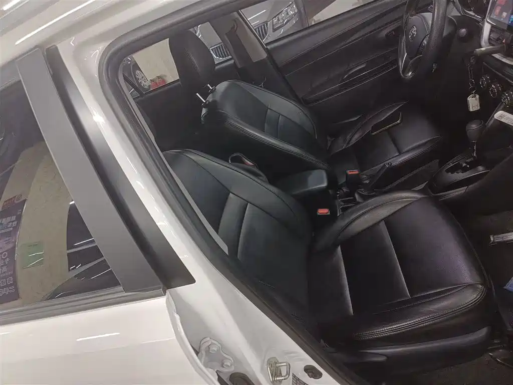 Toyota Yaris L 2022 — фото 4