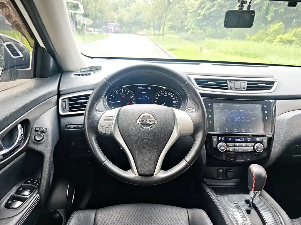 Nissan X-Trail 2015 — фото 10