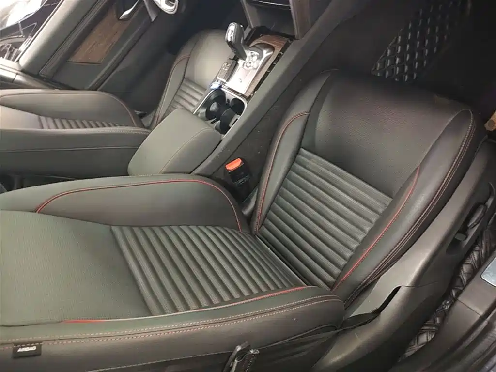Land Rover Discovery Sport 2020 — фото 25