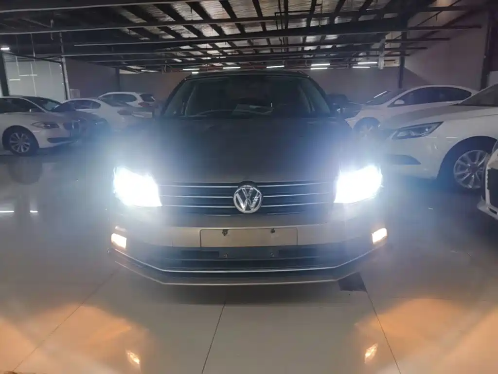 Volkswagen Sagitar 2019