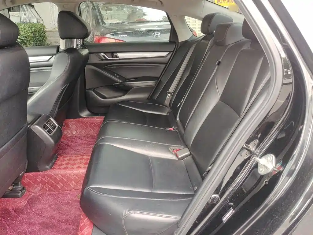 Honda Accord 2019 — фото 15