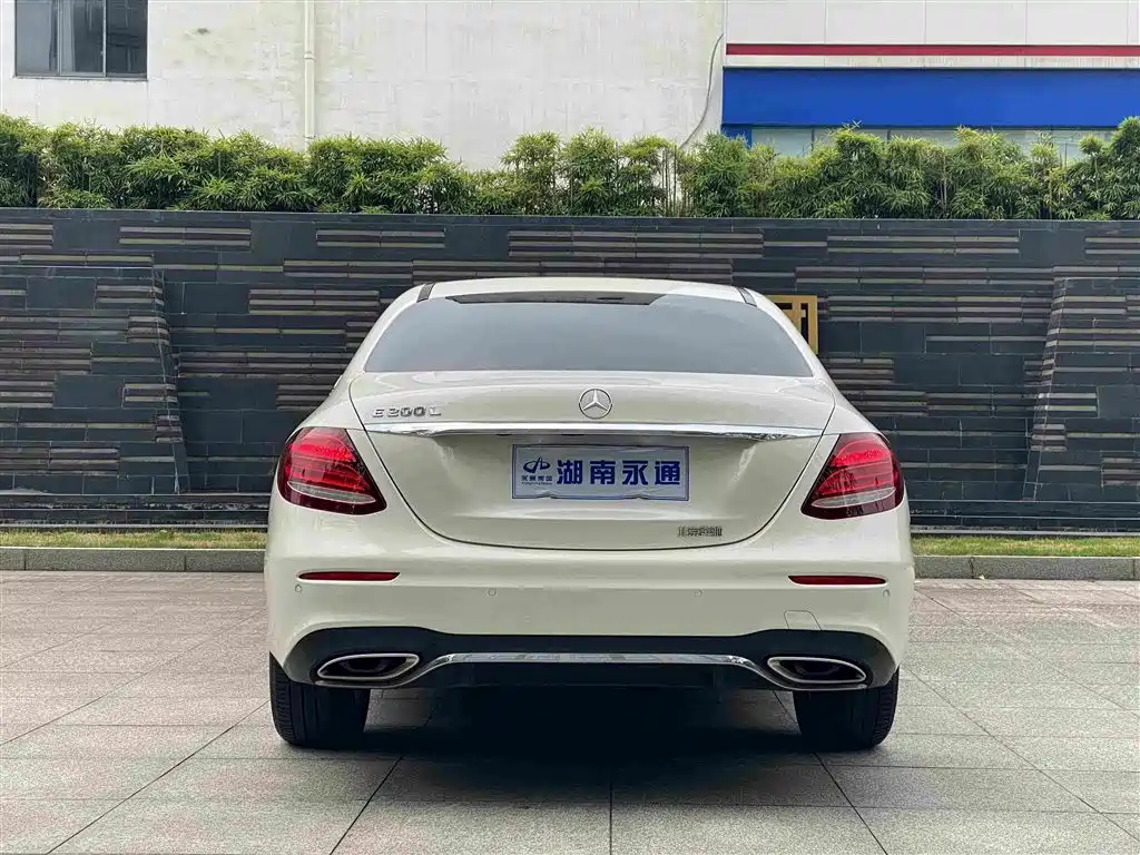 Mercedes-Benz E-Class 2018 — фото 15