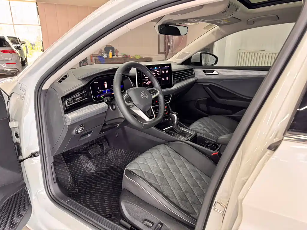 Volkswagen Sagitar 2022