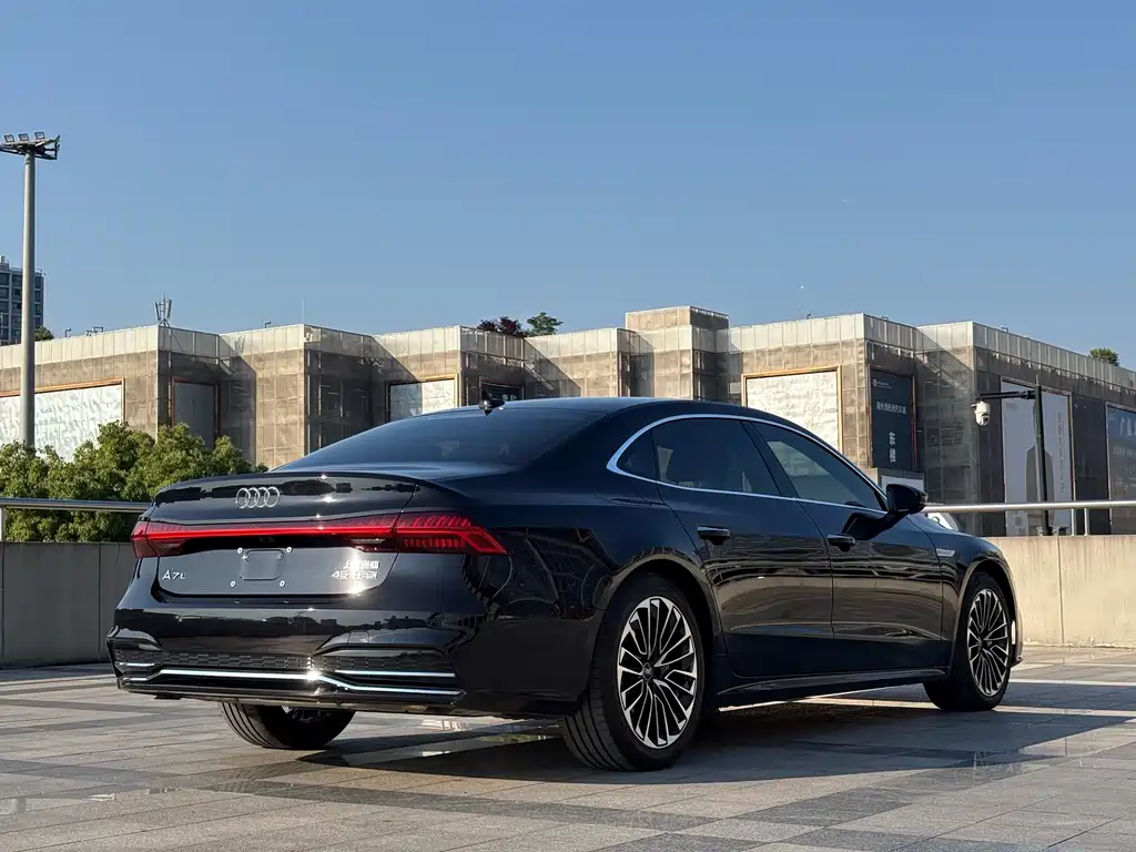 Audi A7L 2024 — фото 10