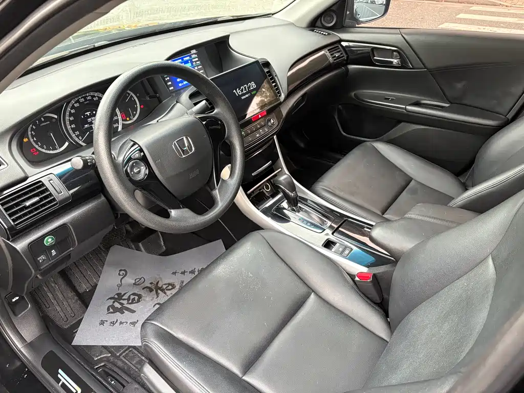 Honda Accord 2017 — фото 6