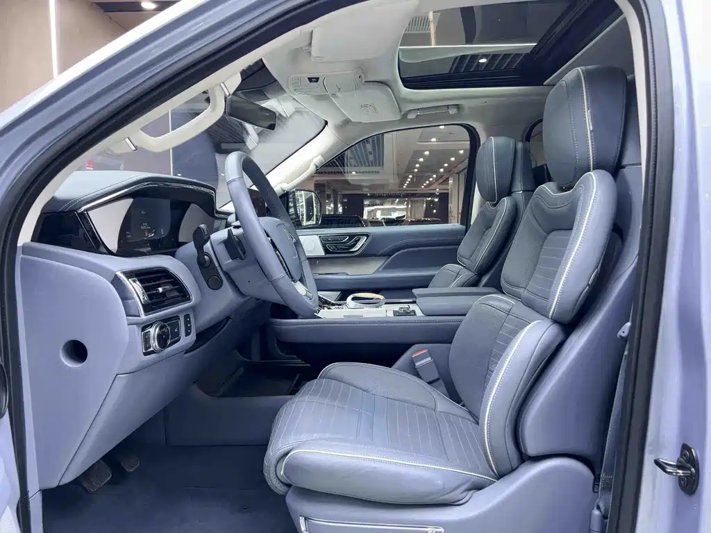 Lincoln Navigator 2021 — фото 12