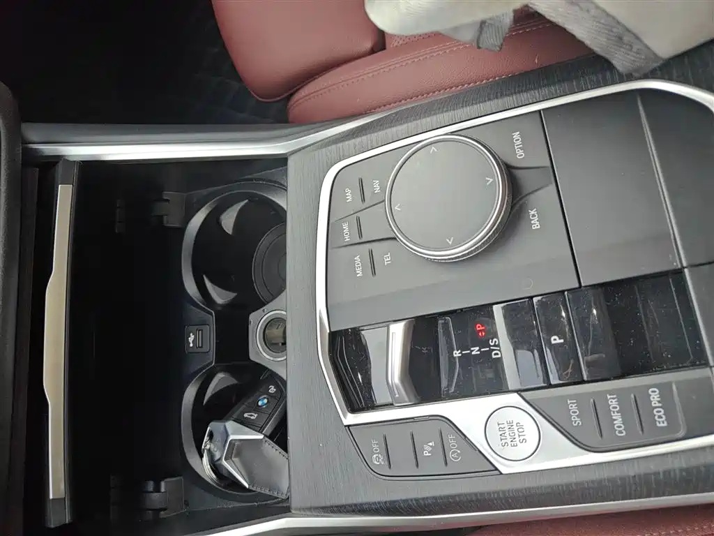 BMW 3 Series 2024 — фото 10