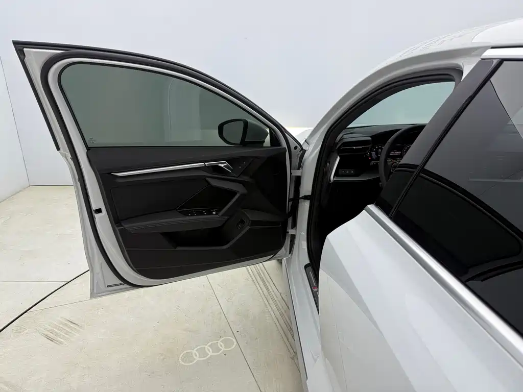 Audi A3 2023 — фото 21