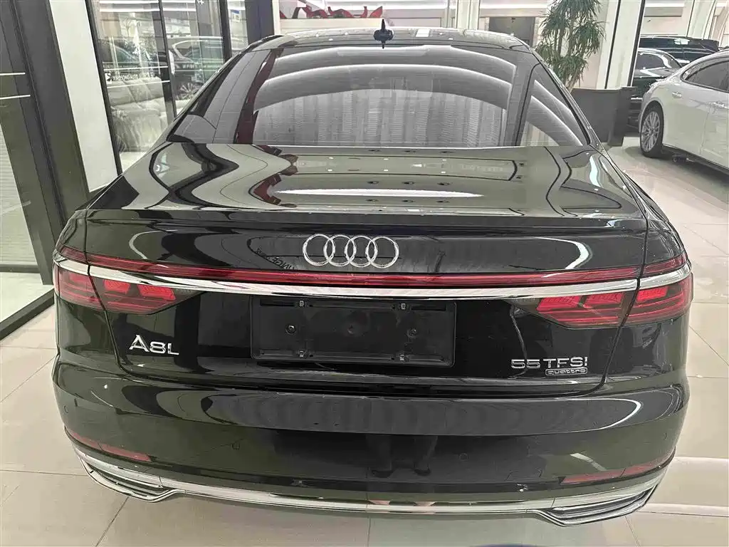 Audi A8 2022 — фото 18