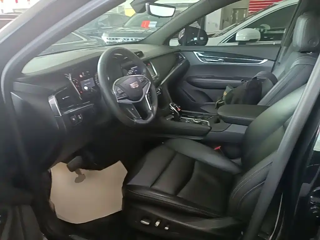 Cadillac XT5 2020 — фото 15