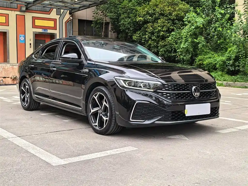 Volkswagen Passat 2022