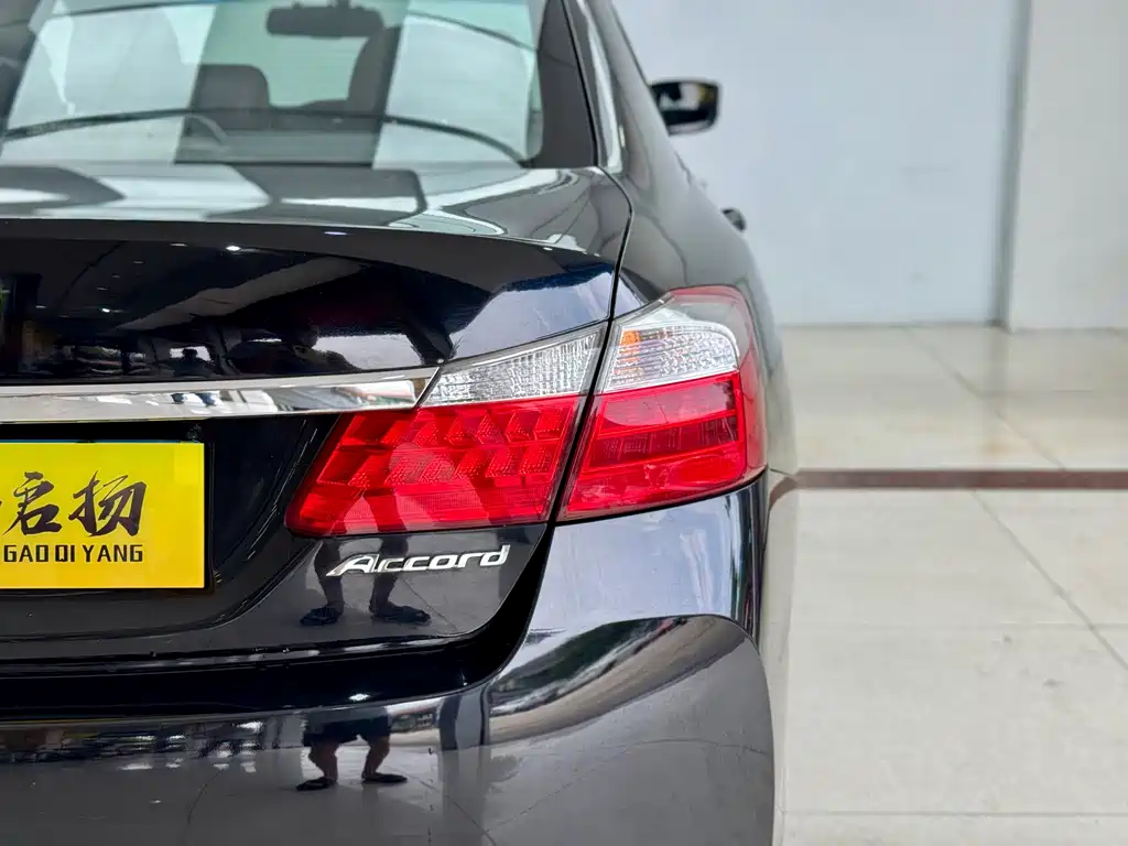 Honda Accord 2015 — фото 20