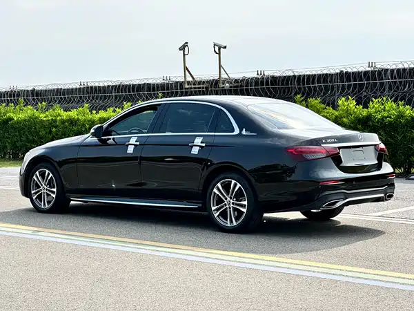 Mercedes-Benz E-Class 2022