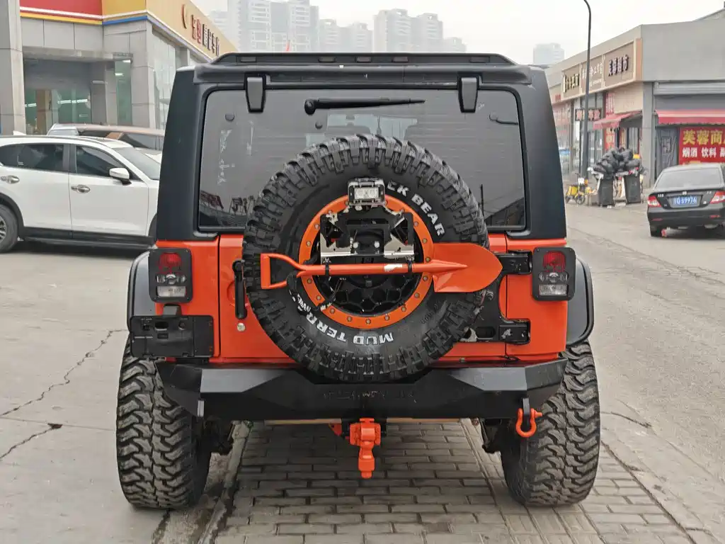 Jeep Wrangler 2015 — фото 8