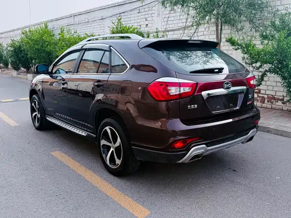 BYD S7 2015