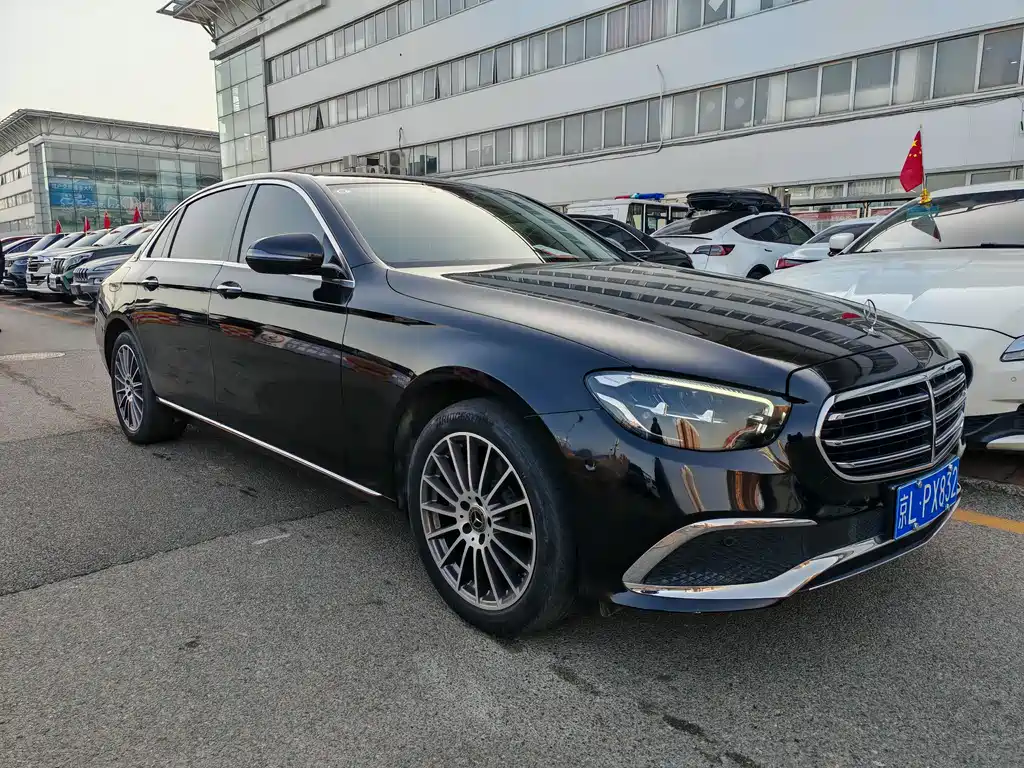 Mercedes-Benz E-Class 2023 — фото 7