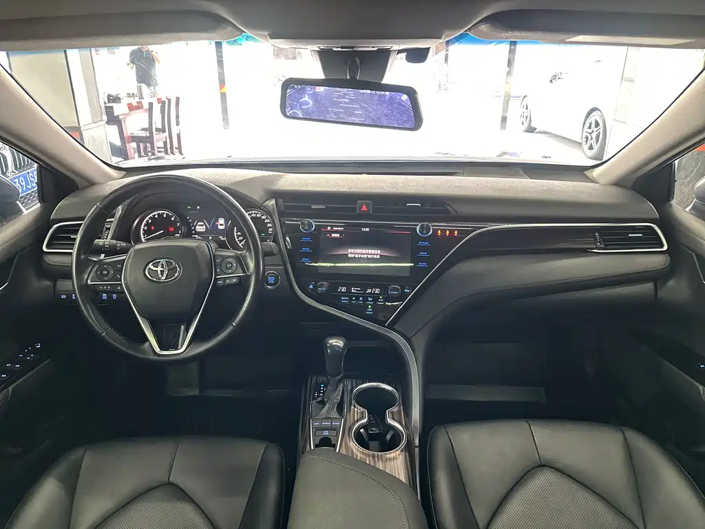 Toyota Camry 2020 — фото 14
