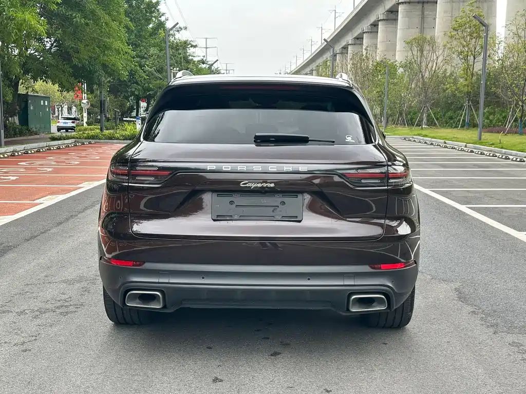Porsche Cayenne Hybrid 2021 — фото 8