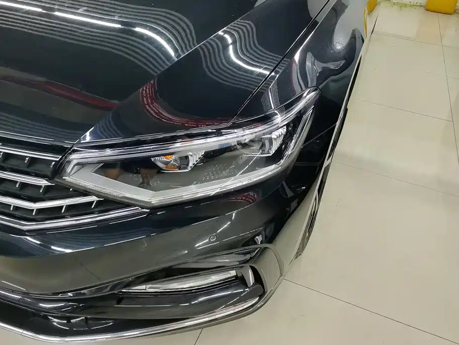Volkswagen Magotan 2025
