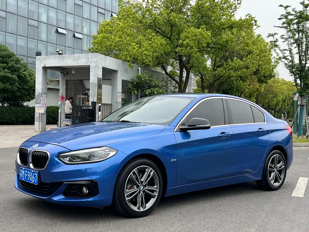 BMW 1 Series 2017 — фото 1