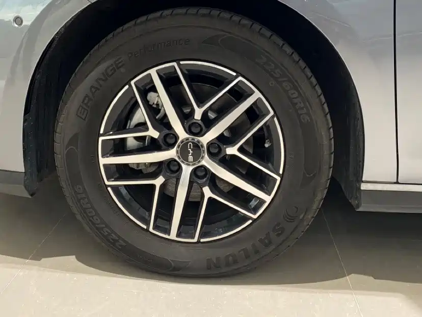 BYD Seal 05 DM-i 2025 — фото 7