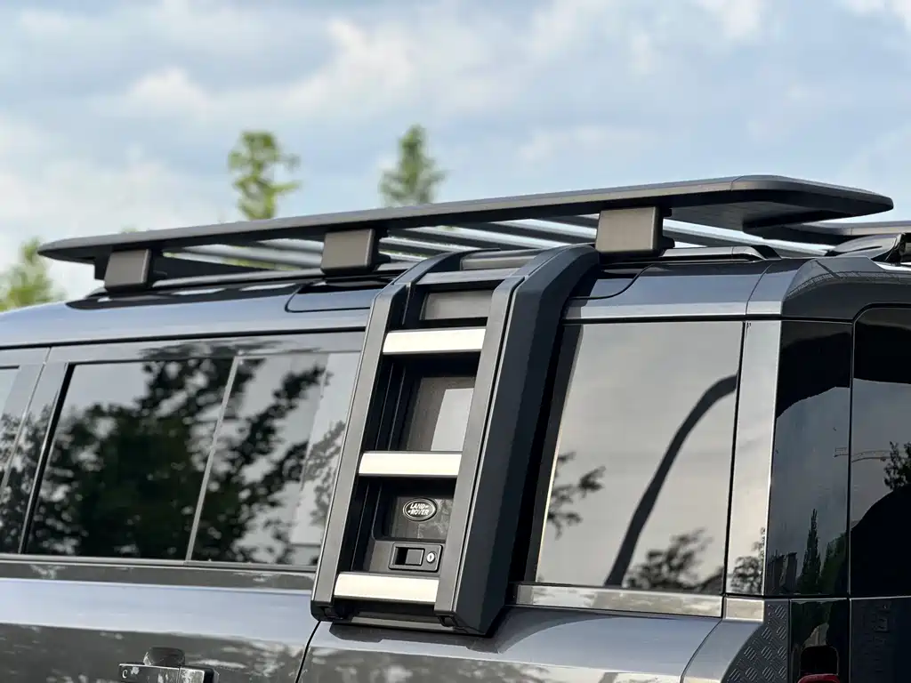 Land Rover Defender 2024 — фото 20