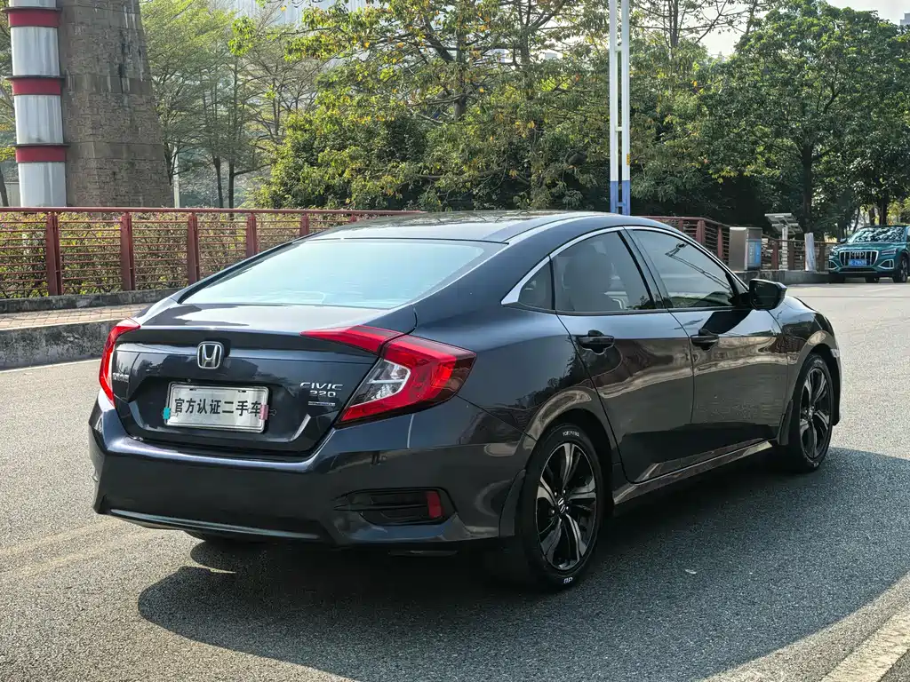 Honda Civic 2016 — фото 10